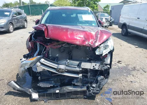 2018 Toyota Highlander Xle z USA, uszkodzony, nr VIN 5TDJZRFH8JS861176